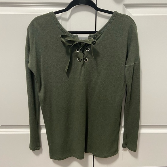 Army green long sleeve- SM - Picture 2 of 2